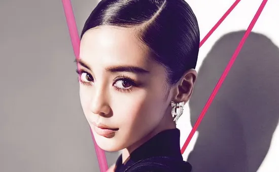 Angelababy đẹp tựa búp bê