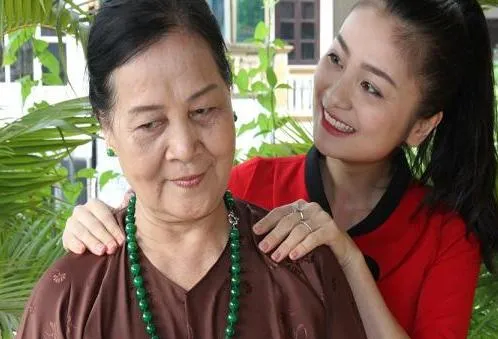 Ấn tượng với dàn NSƯT trong "Bánh đúc có xương"