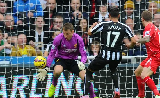 Newcastle 1-0 Liverpool: The Kop lại ngã "sấp mặt"