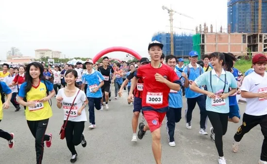 Sinh viên tưng bừng tham gia “Đường chạy kết nối”