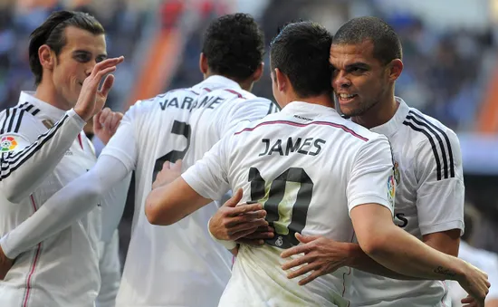 Real Madrid 3-0 Espayol: Chấp người, Kền kền vẫn thắng giòn
