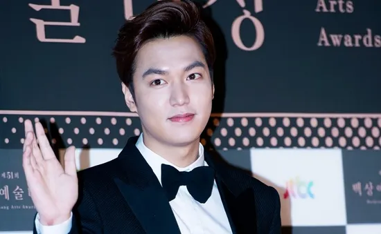 Nhờ có bạn gái, Lee Min Ho “lấn át” Kim Soo Hyun