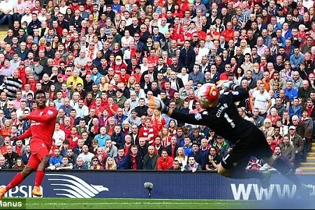 Liverpool 3-2 Aston Villa: Và Sturridge lại nhảy poping