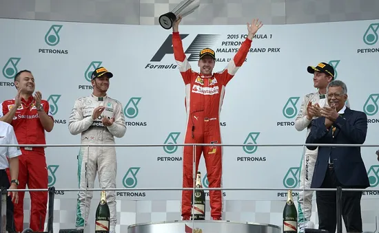 F1 Malaysian GP: Đánh bại Lewis Hamilton, Sebastian Vettel lên ngôi vô địch