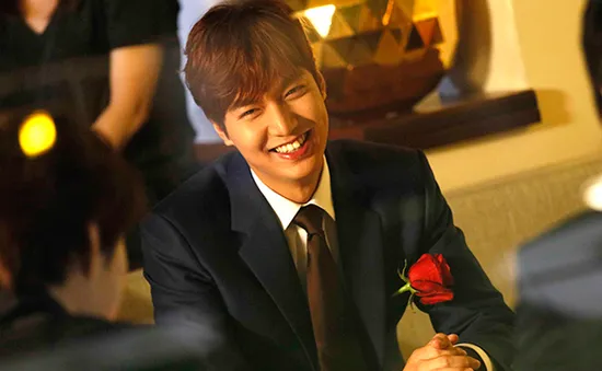 Fan 'đổ rầm' vì vẻ đẹp ngọt ngào của Lee Min Ho