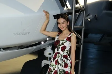 Angelababy rạng rỡ trên phim trường Independence Day 2