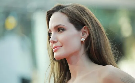 Angelina Jolie thú nhận nấu nướng dở tệ