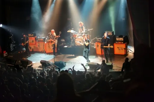 Ban nhạc rock Eagles of Death Metal hủy tour diễn sau vụ khủng bố kinh hoàng ở Paris