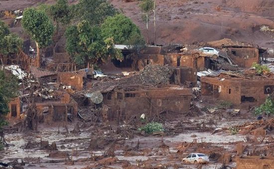 Hàng chục người mất tích trong vụ vỡ đập nghiêm trọng ở Brazil