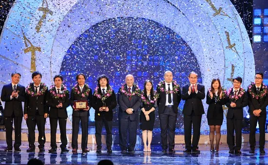 NAVISTAR - Nhân tài đất Việt 2015