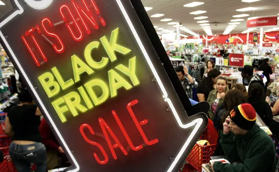 Hãng bán lẻ Anh ‘thờ ơ’ hơn với Black Friday