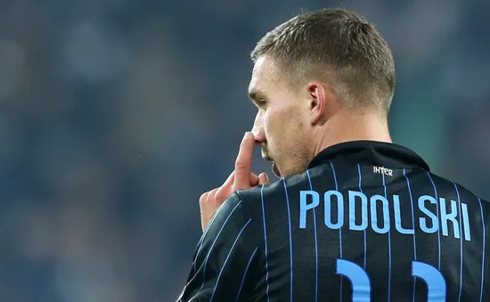 Lukas Podolski là một trong những tân binh tệ nhất của Serie A