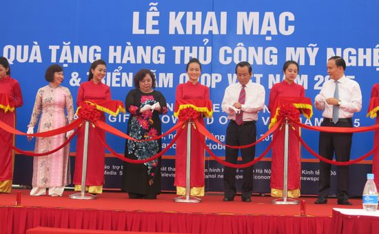 Hơn 200 doanh nghiệp tham gia Hội chợ hàng thủ công mỹ nghệ Hà Nội 2015