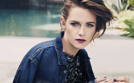 Kristen Stewart đẹp lạnh lùng đầy mê hoặc