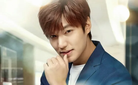 Lee Min Ho bị ném đá vì đăng ảnh khiêu gợi