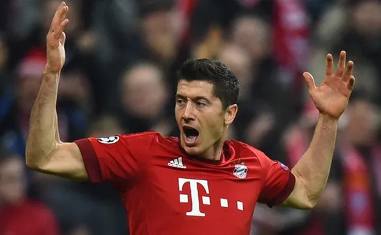 Lewandowski nhận liền 4 kỷ lục Guiness