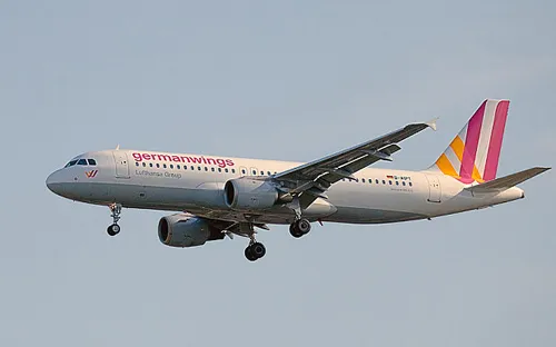 Máy bay của hãng Germanwings lại hạ cánh khẩn cấp tại Italy