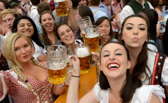 Lễ hội bia Oktoberfest 2015 thu hút gần 6 triệu du khách