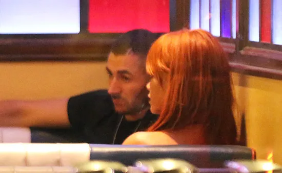 Rihanna “cặp kè” danh thủ Benzema?