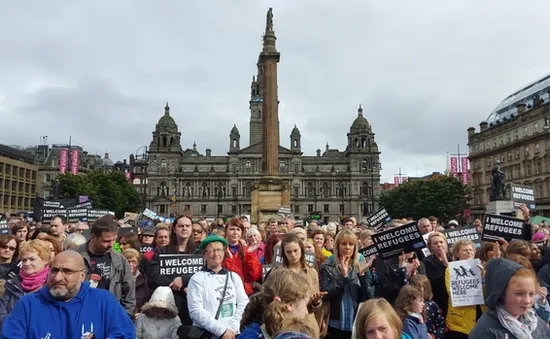 Scotland đón 100 người di cư Syria đầu tiên