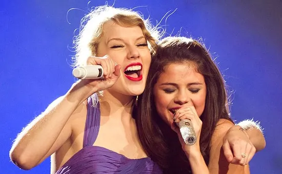 Taylor Swift gặp khó khi mai mối cho Selena