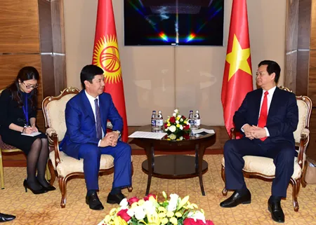 Thủ tướng Nguyễn Tấn Dũng hội kiến với Thủ tướng Kyrgyzstan