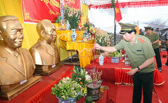 Bộ trưởng Trần Đại Quang dự Lễ đúc tượng Chủ tịch Hồ Chí Minh