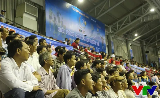 Không khí lễ hội trong ngày khai mạc VTV Cup 2015 tại Bạc Liêu