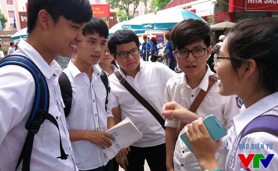 TP.HCM: Nhiều trường ĐH tung học bổng “khủng” hút thí sinh giỏi