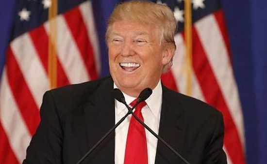 Bị tố trốn thuế, Donald Trump vẫn được bênh vực!