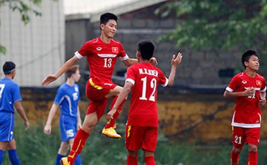 VIDEO: Thắng dễ U16 Singapore, U16 Việt Nam giành ngôi nhất bảng A