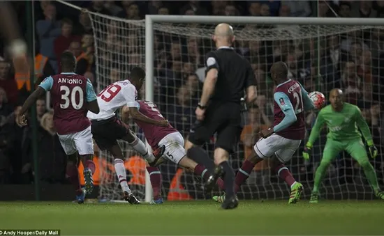 Rashford lại tỏa sáng, Man Utd giành quyền vào bán kết cúp FA