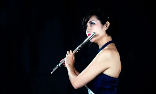 Nghệ sĩ Lê Thư Hương và tình yêu với sáo flute