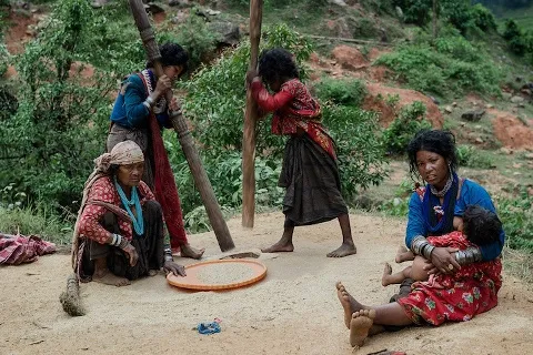 Những bức ảnh về bộ lạc người rừng cuối cùng trên thế giới