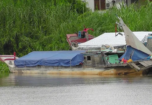 Sà lan đâm ghe gỗ, 1 người tử vong