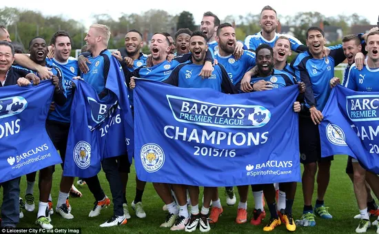 Ông chủ Leicester City hứa thưởng xe Mercedes cho các nhà vô địch