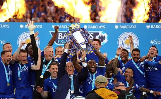 Cảm xúc dâng trào khi Leicester City nâng cúp vô địch Ngoại hạng Anh