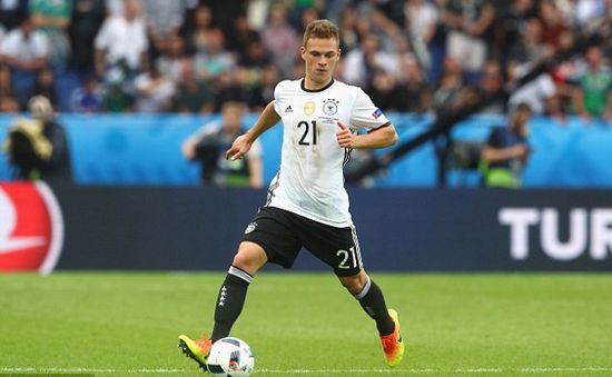 VIDEO EURO 2016: Cột dọc từ chối siêu phẩm của Kimmich