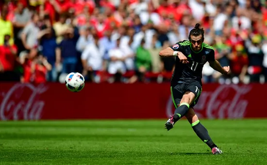 VIDEO EURO 2016: Bale lập "siêu phẩm" đá phạt vào lưới Joe Hart