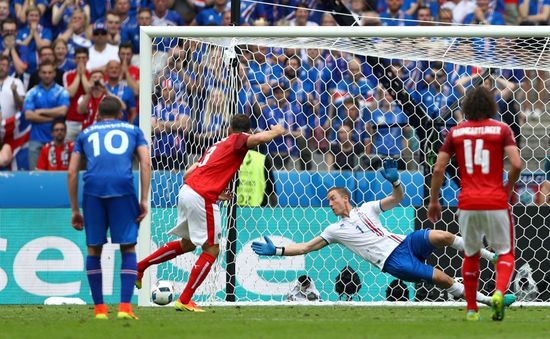 EURO 2016: Iceland 2-1 Áo: Thắng lợi kịch tính