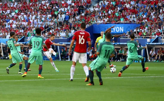 VIDEO EURO 2016: Bàn thắng ấn tượng giúp Hungary bất ngờ dẫn trước Bồ Đào Nha của Ronaldo