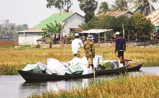 Đưa thuốc lá lậu số lượng lớn vào nội địa bằng đường thủy