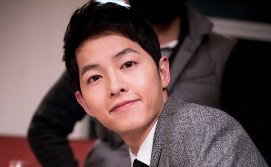 Song Joong Ki quyên tiền ủng hộ nạn nhân vụ động đất ở Tứ Xuyên