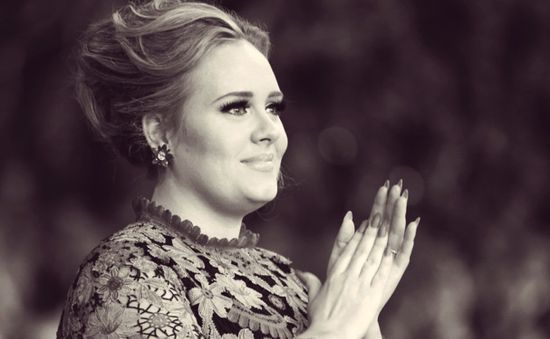 25 của Adele chính thức là album bán chạy nhất năm