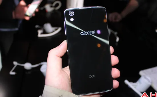 Alcatel Idol 4 Pro lộ diện với màn hình 6 inch, camera 20 “chấm”