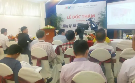 Đăng ký HD VTVcab, 2 khách hàng TP.HCM may mắn trúng thưởng xe máy