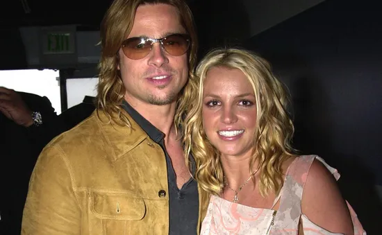 Britney Spears háo hức khi Brad Pitt ly hôn