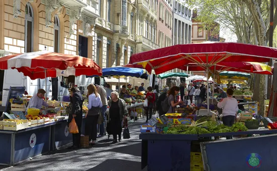 Khu chợ truyền thống ở Toulouse