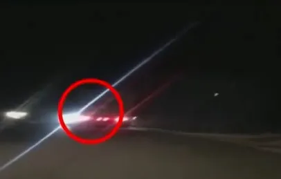 Clip: Xe tải lắp đèn chiếu ngược, gây nguy hiểm cho xe đi sau