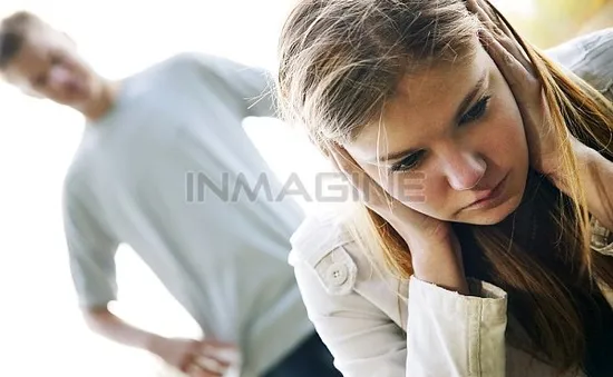 Làm gì khi người yêu bị tán tỉnh?